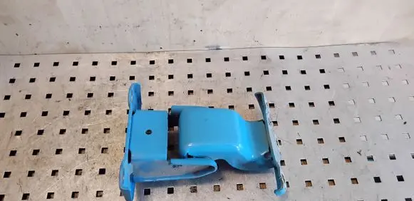Opel Vivaro Loading door upper hinge 