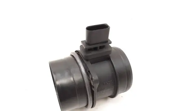 Volkswagen Touareg I Mass air flow meter 03G906461C 0281002735