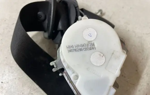 Jaguar XF X250 Front seatbelt 34079529A
