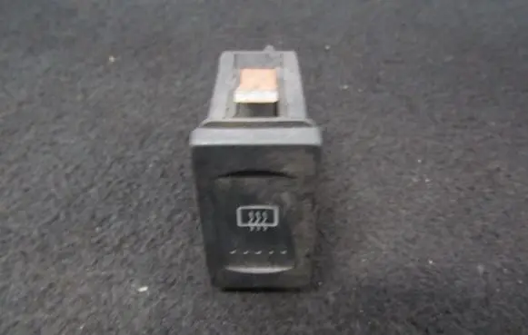 Volkswagen PASSAT B5 Windscreen/window heater switch 3B0959621C