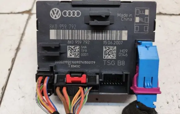 Audi S5 Door control unit/module 8K0959792