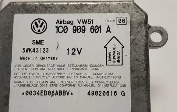 Skoda Fabia Mk1 (6Y) Airbag control unit/module 1C0909601A
