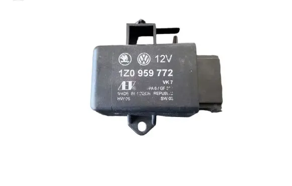 Volkswagen PASSAT B6 Seat heating relay 1Z0959772 1Z0959772A