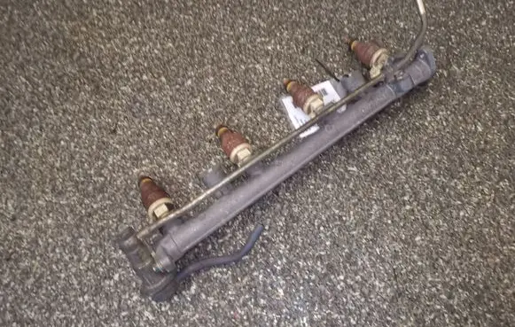 Hyundai Coupe Fuel injectors set 3531023010