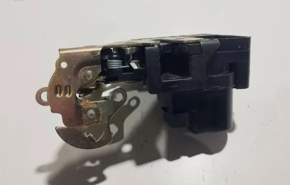 Chevrolet Kalos Front door lock