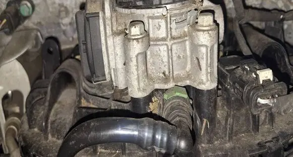 Opel Insignia B Throttle valve 12671379AA