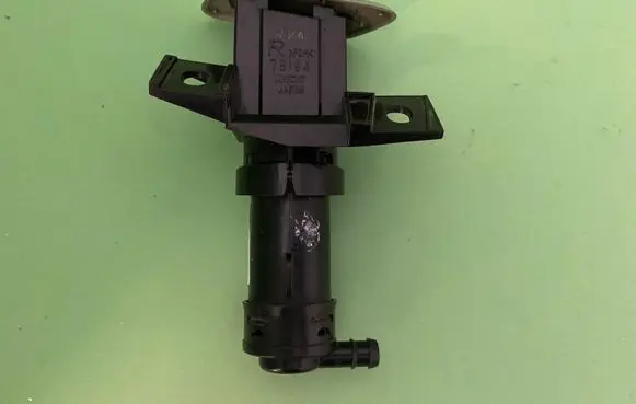 Toyota Corolla E120 E130 Headlight washer nozzle holder 8520713020 8536113040