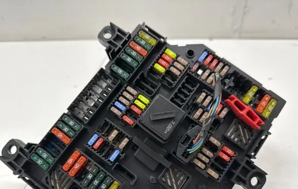 BMW 6 F12 F13 Fuse module 9252813