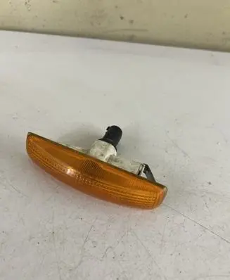 Land Rover Discovery 3 - LR3 Front fender indicator light XGB000072