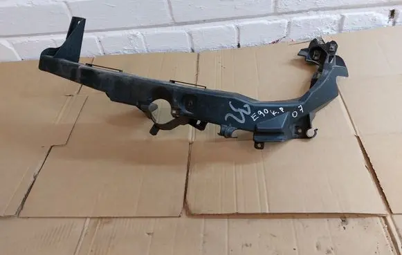 BMW 3 E90 E91 Headlight/headlamp mounting bracket 22944911 5164116707