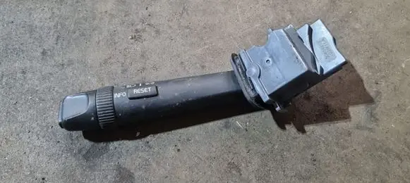 Volvo V70 Indicator stalk 30658618