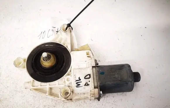 Mercedes-Benz ML W164 Front door window regulator motor A2518200842