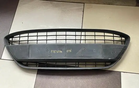 Ford Fiesta Front bumper upper radiator grill 8A6117B968A