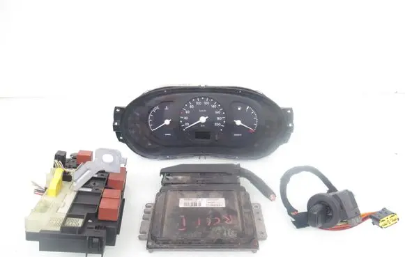 Renault Clio II Engine control unit/module ECU S110030104 7700112436 21624654