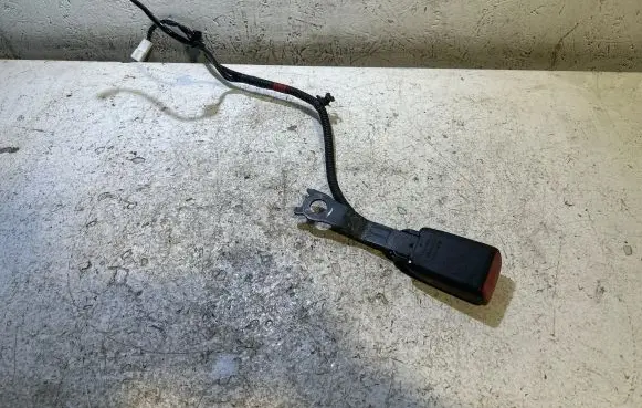 Lexus CT 200H Front seatbelt buckle E034501 B480