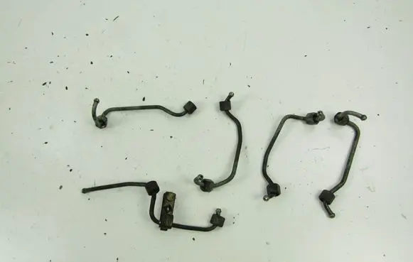 Ford Mondeo Mk III Fuel injector supply line/pipe 