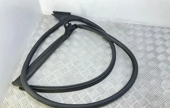 Audi A7 S7 4K8 Front door rubber seal 4K8831707C