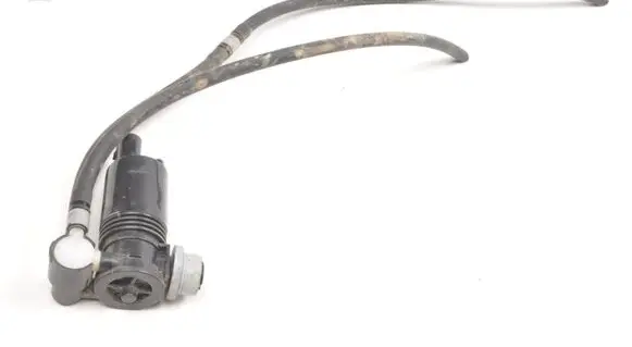 Volvo XC90 Windscreen/windshield washer pump 1037554001