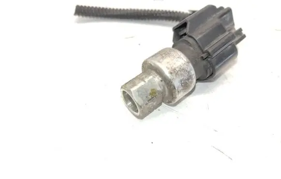 Volvo S40 Air conditioning (A/C) pressure sensor E3938001