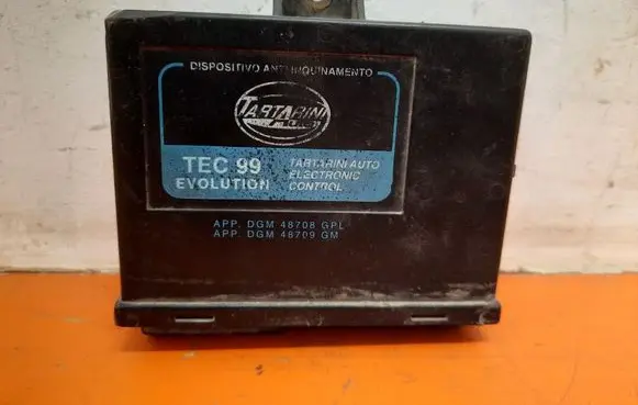 Renault Megane III Fan control module 4822518
