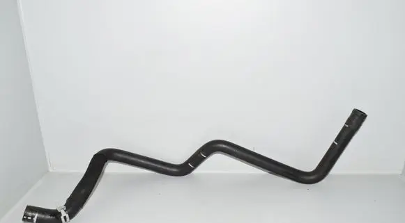 Land Rover Discovery 4 - LR4 Engine coolant pipe/hose