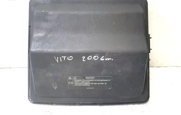 Mercedes-Benz Vito Viano W639 Fuse box cover A6395450003