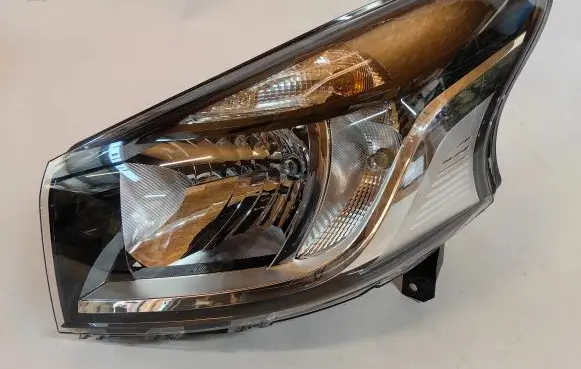 Renault Trafic III (X82) Headlight/headlamp 260605173R