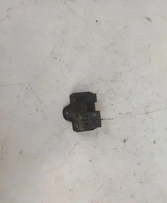 BMW X5 F15 Glow plug pre-heat relay 8519472 E2110021046