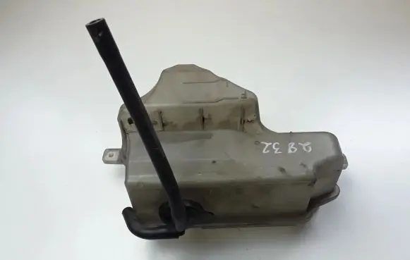 Mazda CX-5 Coolant expansion tank/reservoir SH0115350