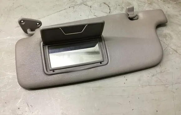 Mitsubishi Outlander Sun visor