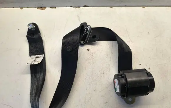 Mercedes-Benz Sprinter W906 Rear seatbelt 616778300B