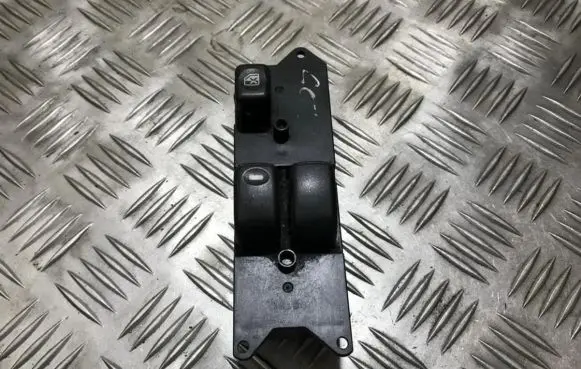Mitsubishi Lancer Electric window control switch mr194815 c8d-d142m