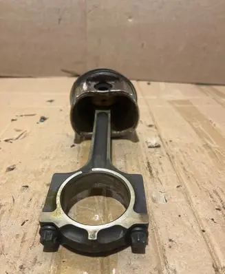 Volvo S40 Piston with connecting rod 40151