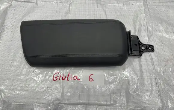 Alfa Romeo Giulia Armrest