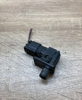 BMW X5 E53 Bonnet alarm switch sensor 8352229
