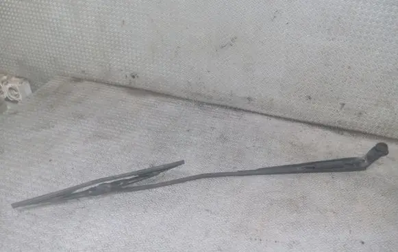 Toyota Yaris Windshield/front glass wiper blade 