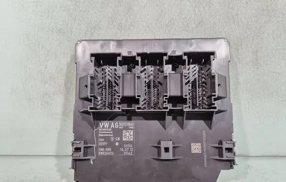 Volkswagen Tiguan Comfort/convenience module 5K0937084H 5WK50401A