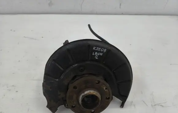 Seat Leon (1P) Front wheel hub spindle knuckle