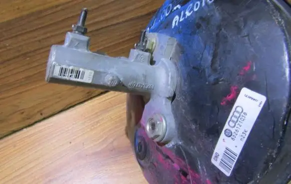 Audi A6 S6 C5 4B Master brake cylinder