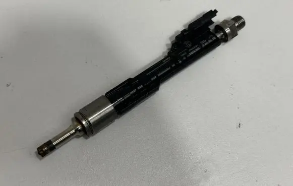 BMW 4 F32 F33 Fuel injector 7639994