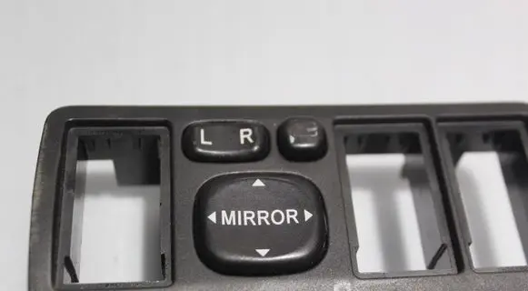 Toyota Avensis T250 Wing mirror switch