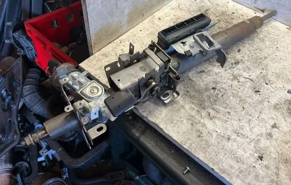 Subaru Forester SH Steering wheel axle 97RI010625