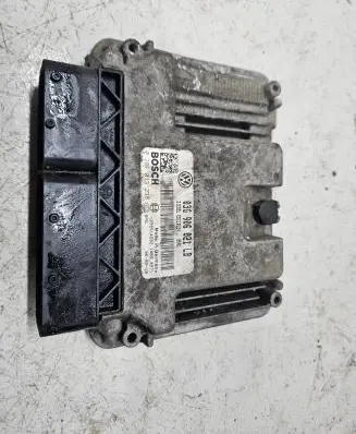 Skoda Octavia Mk2 (1Z) Engine control unit/module 03G906021LB 0281013238 1039S14582