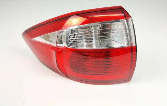 Ford C-MAX II Rear/tail lights AM5113405BF