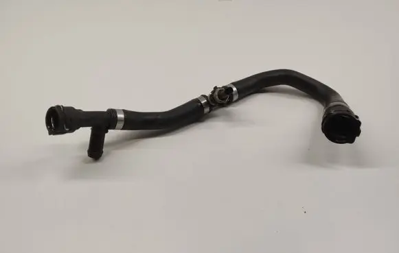 Volvo XC40 Engine coolant pipe/hose