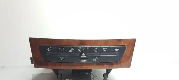 Mercedes-Benz E W211 CD/DVD changer A2116800552 A2116800572