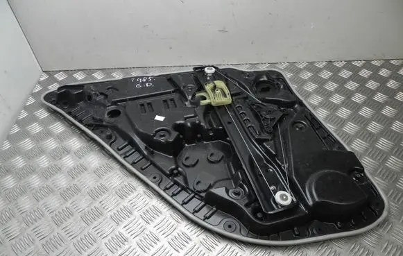 Mercedes-Benz GLE W167 Rear door window regulator with motor C68686104 T9443