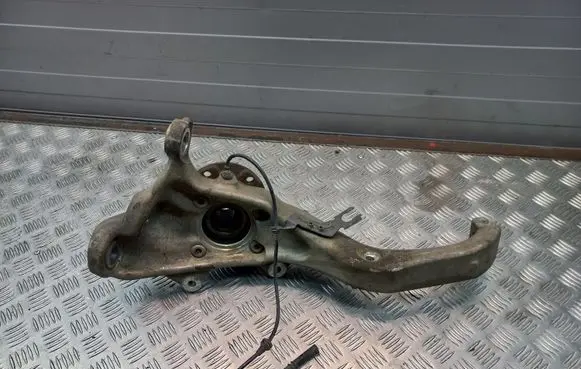 BMW X6 E71 Front wheel hub 6773784 31216773784