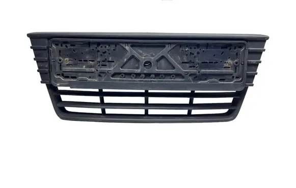 Ford Focus Front grill BM5117K945A D2A3B