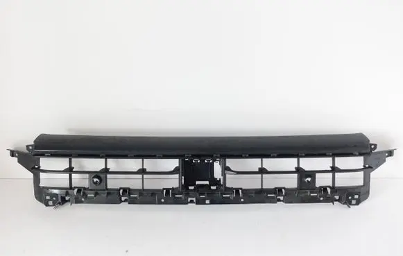 Audi Q3 F3 Intercooler air channel guide 83A807683A
